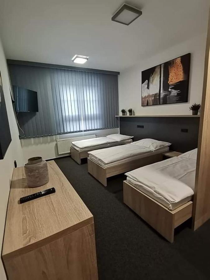 Sareza Hotel Острава Экстерьер фото