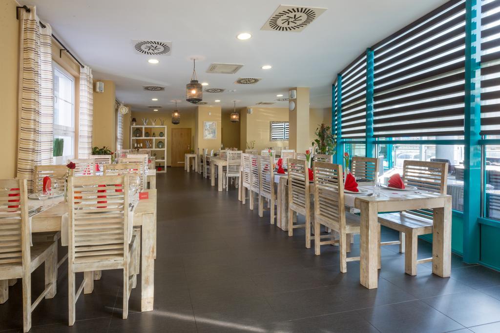 Sareza Hotel Острава Экстерьер фото