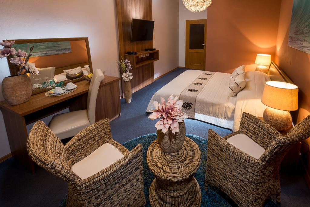 Sareza Hotel Острава Экстерьер фото