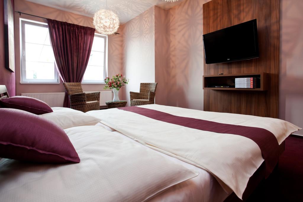 Sareza Hotel Острава Экстерьер фото