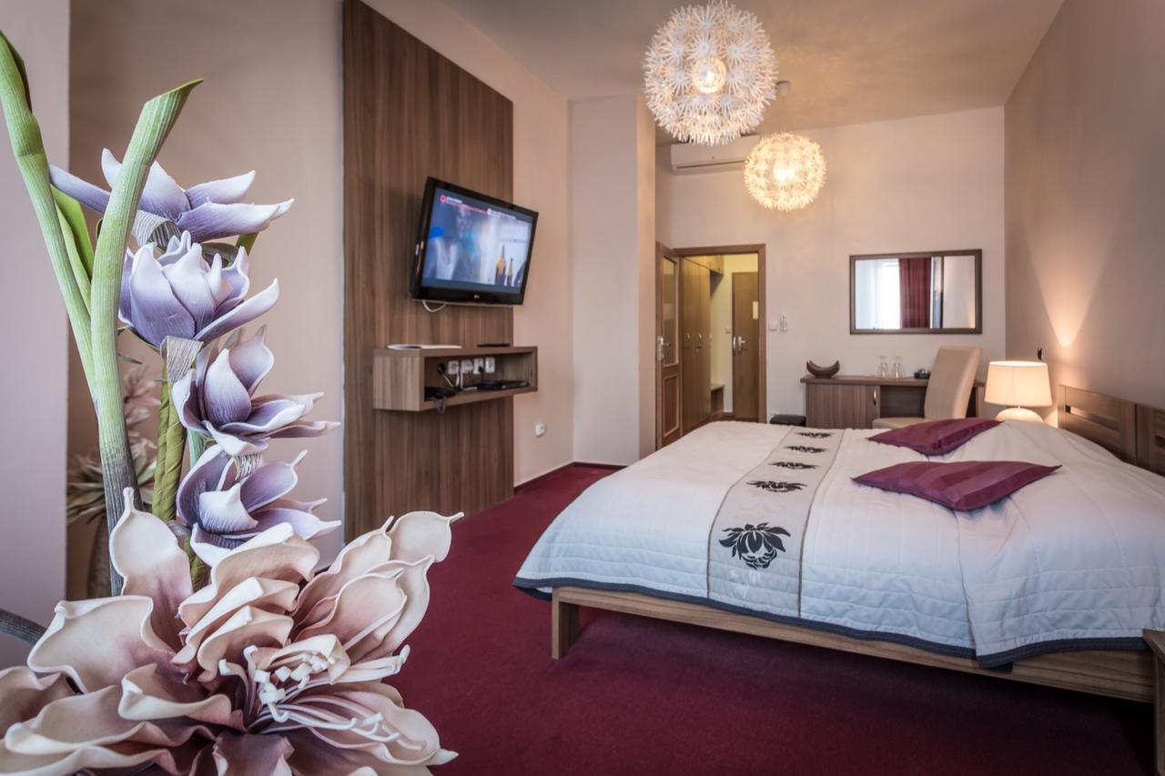 Sareza Hotel Острава Экстерьер фото